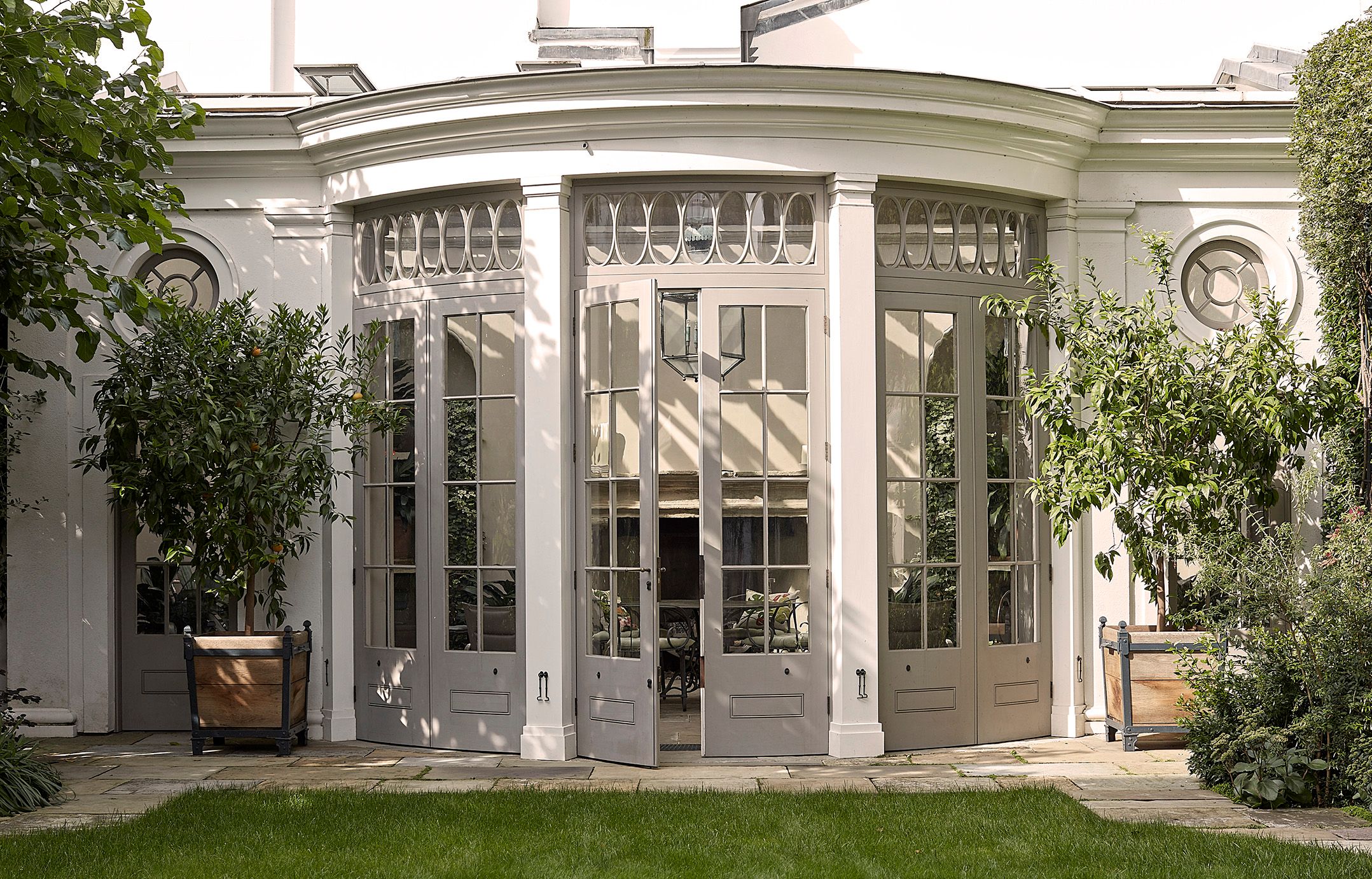 A restored mid-19th century regency London townhouse