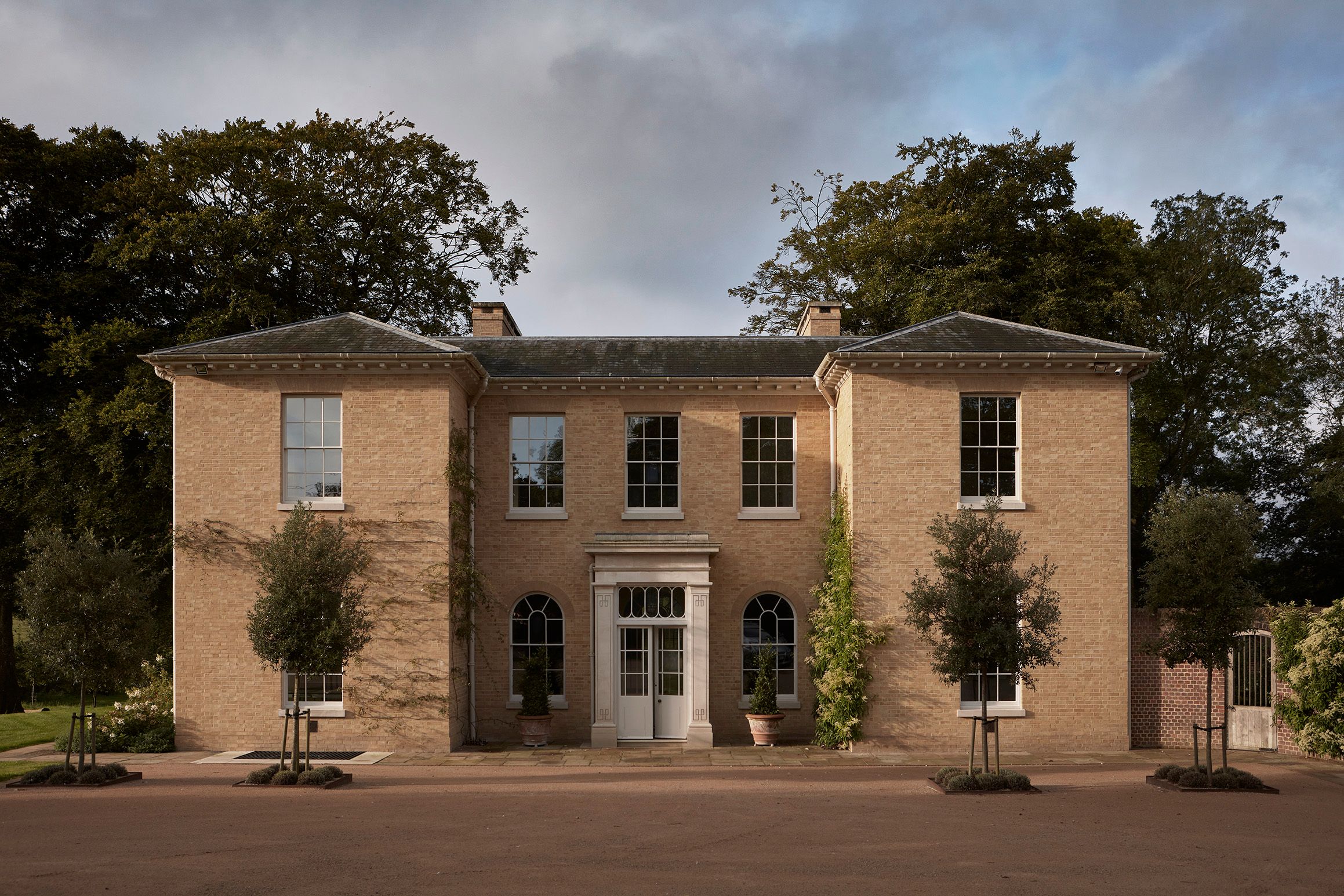 Modern Grange, a new regency house in Hampshire