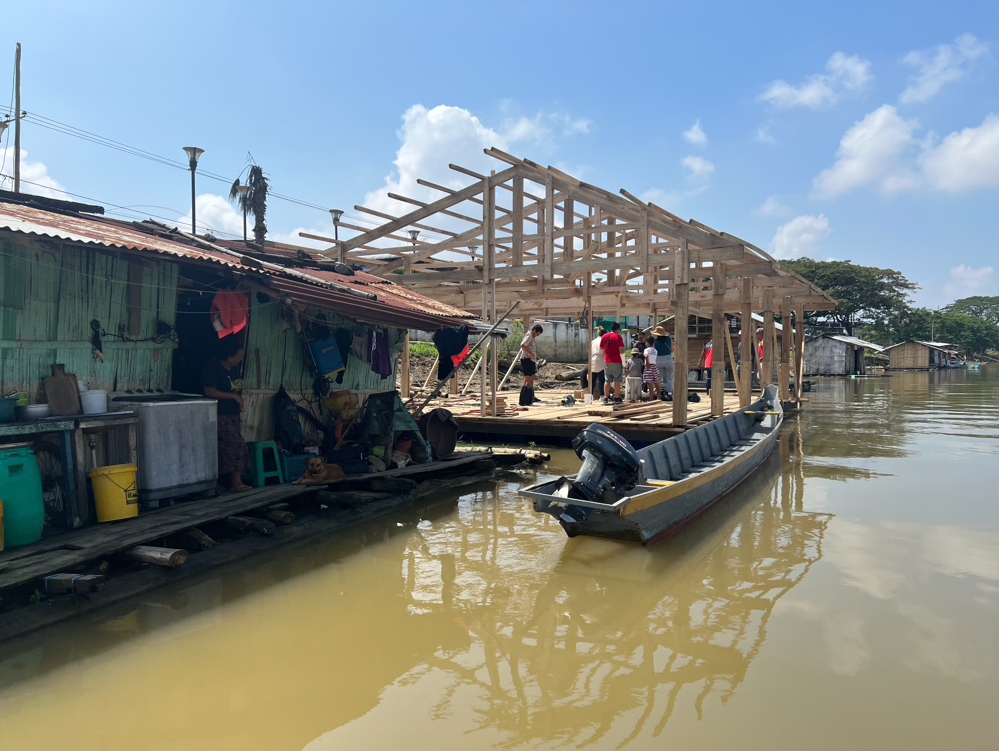 La Balsanera - Productive Floating House