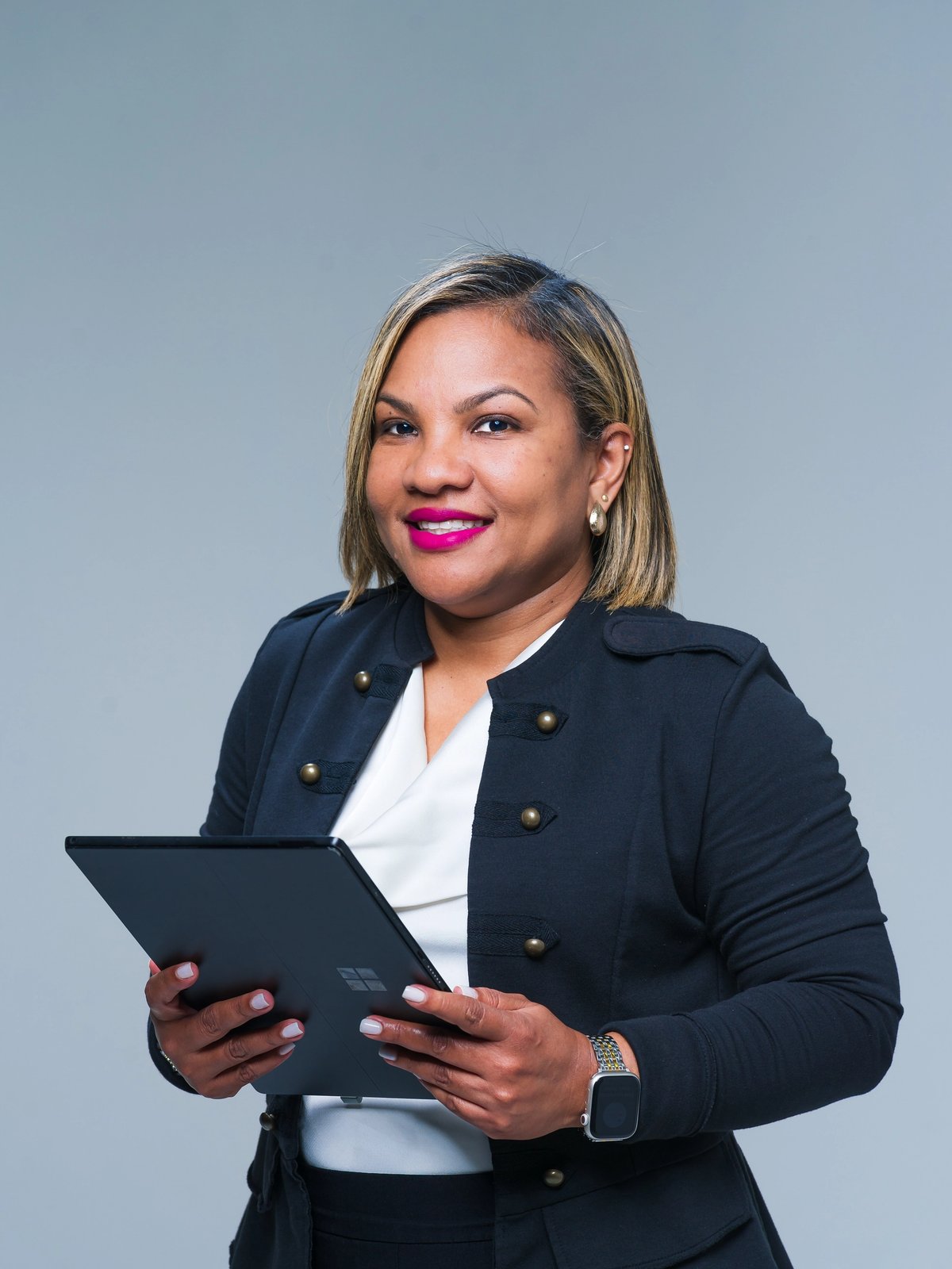 ALIGN advisor holding a tablet