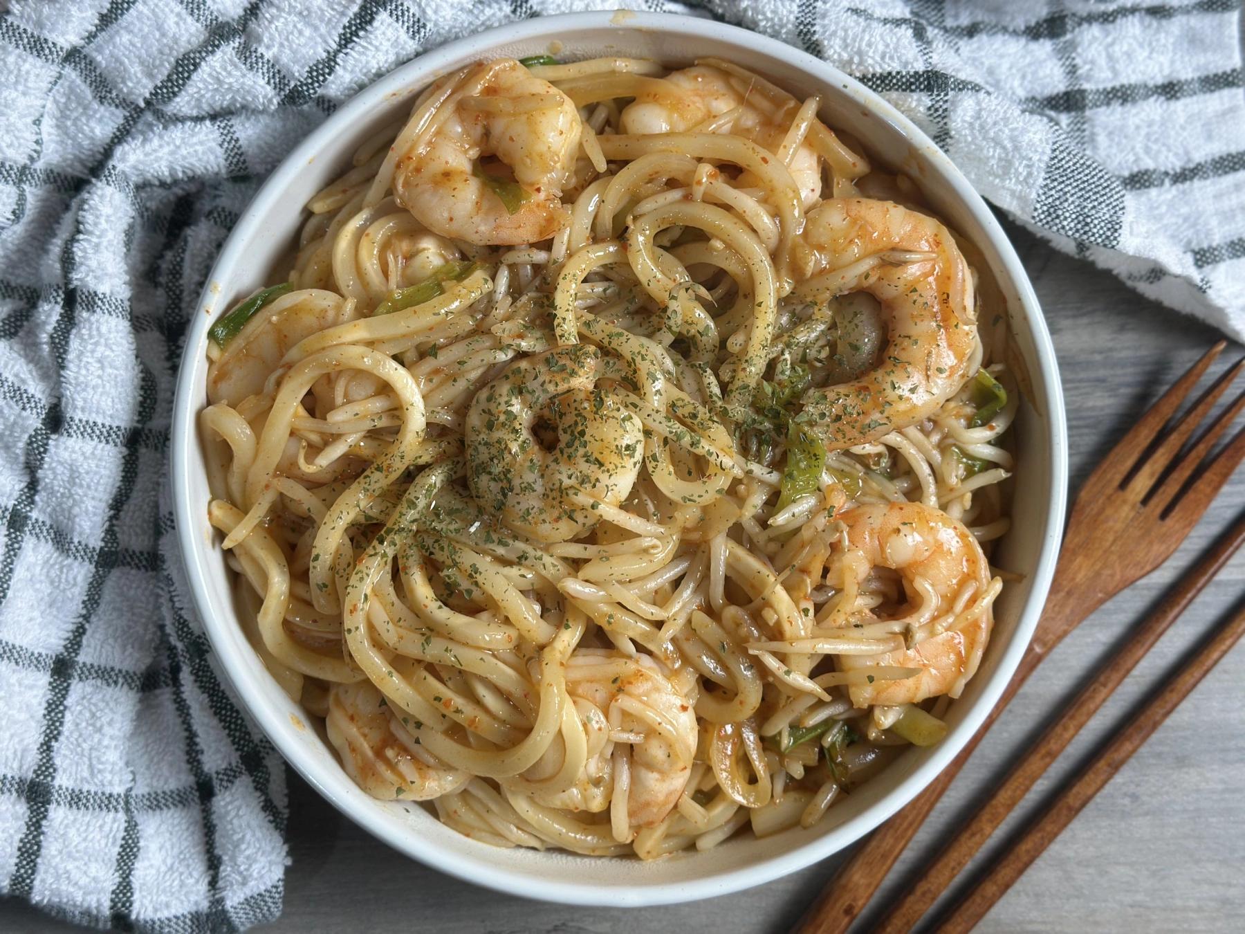 stir fry seafood udon