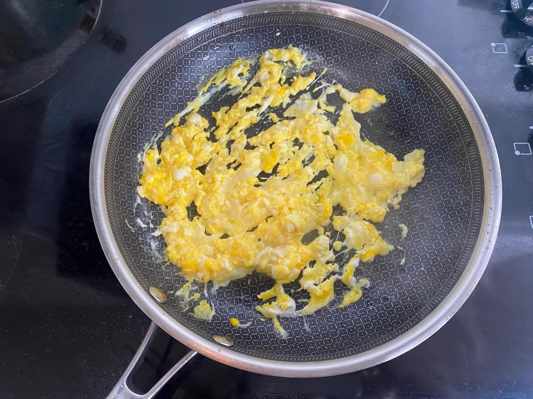 egg scramble on the pan