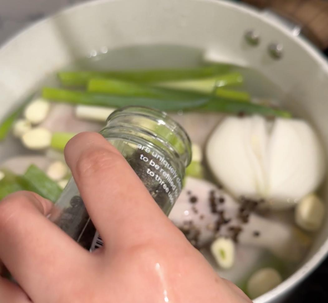 add ingredients to the pot with new water