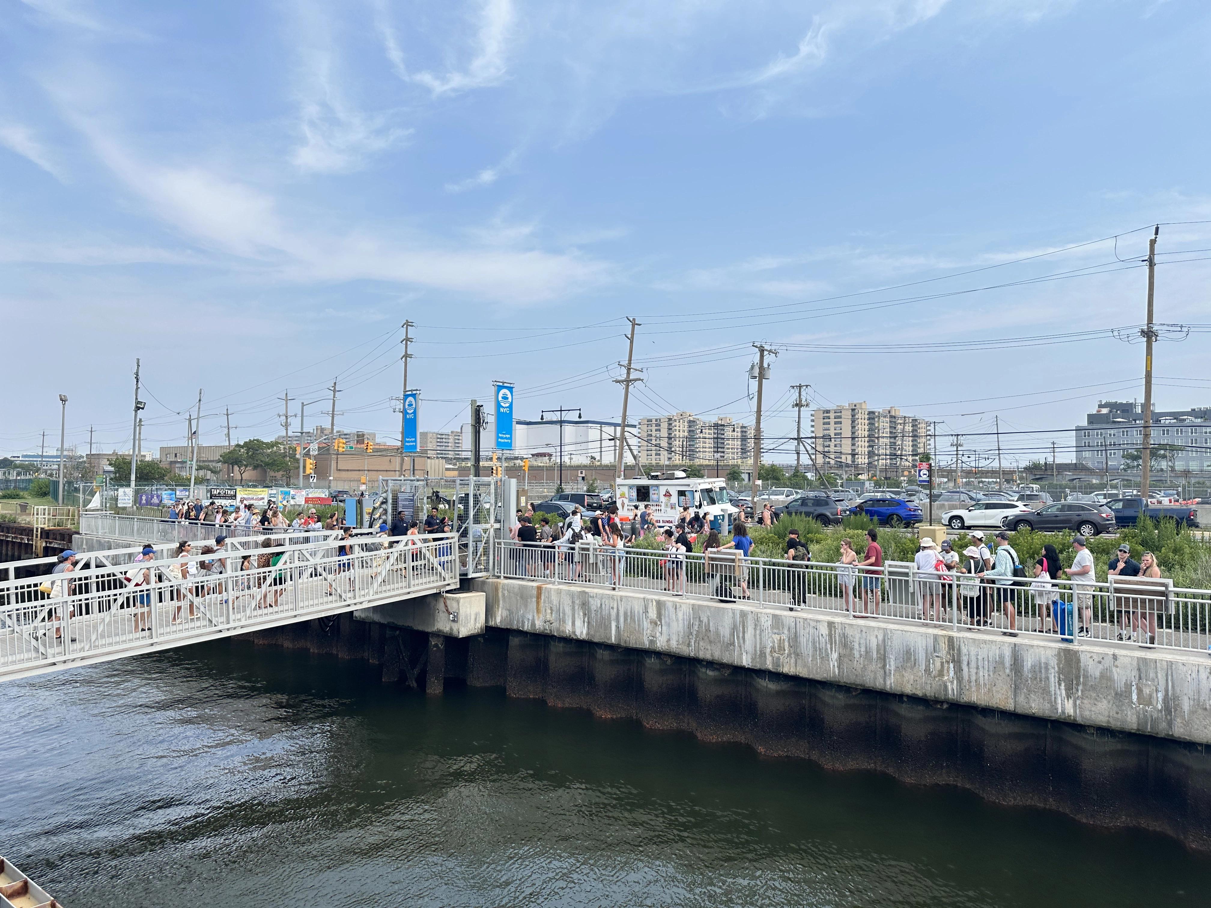 people waitng for the ferry