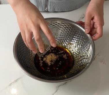 add suace ingredients to the bowl