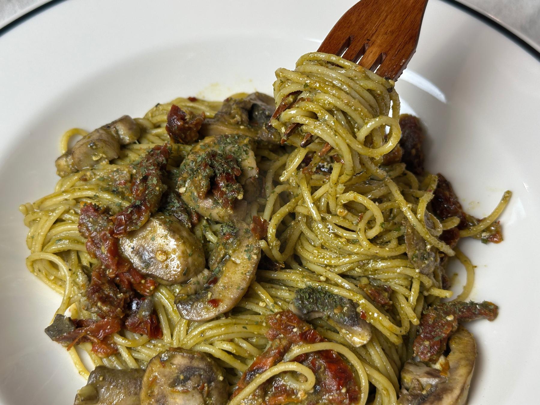basil pesto mushroom pasta