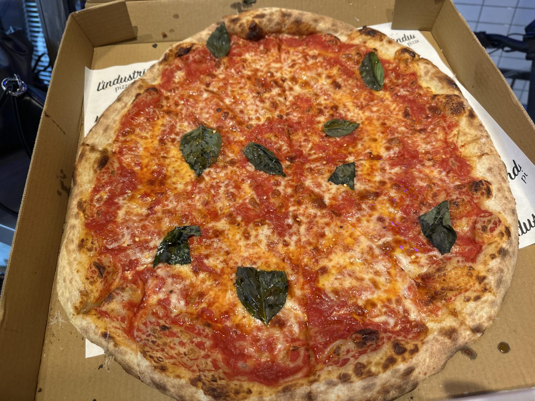 Margherita pizza pie