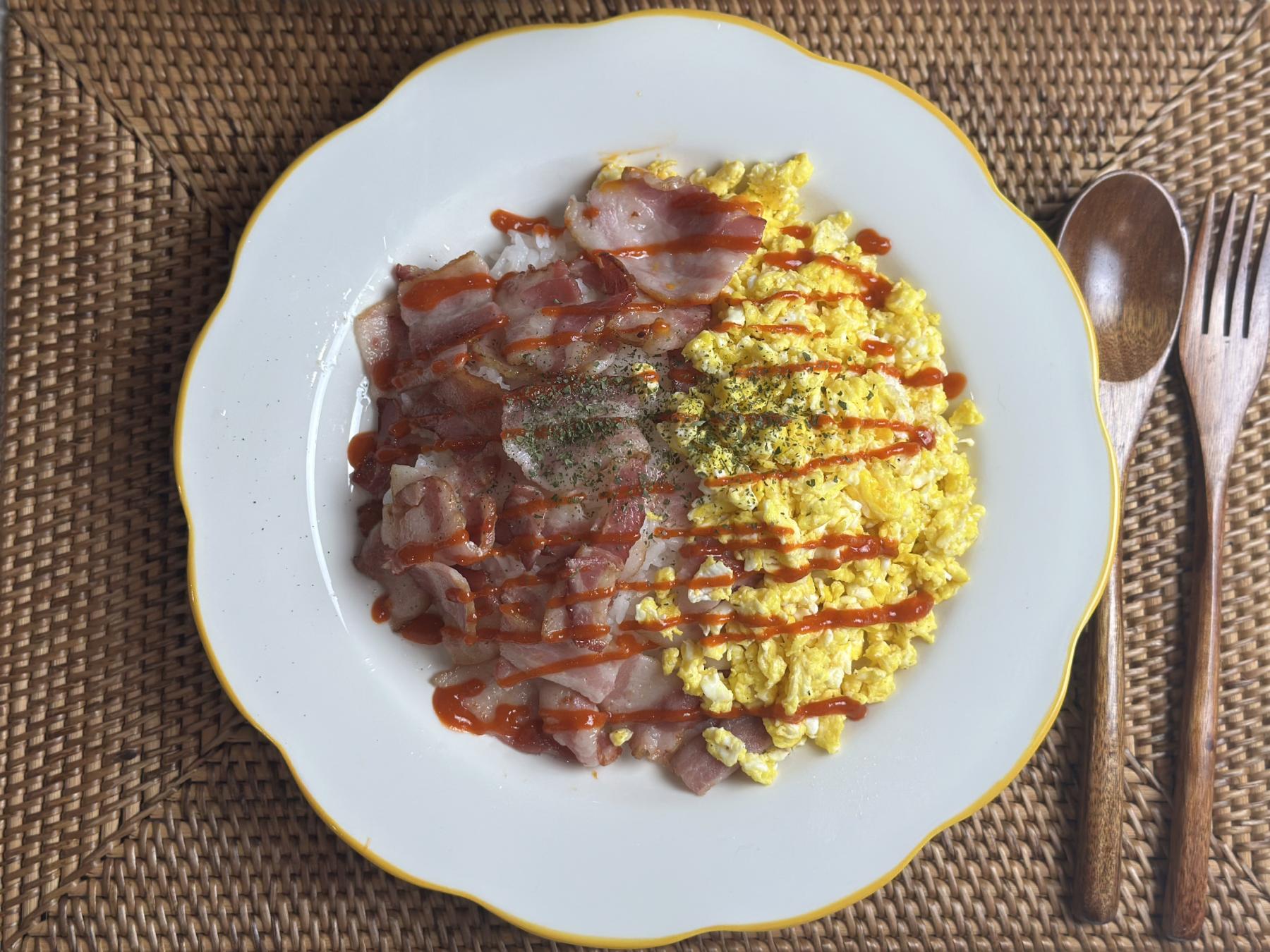 bacon egg over rice