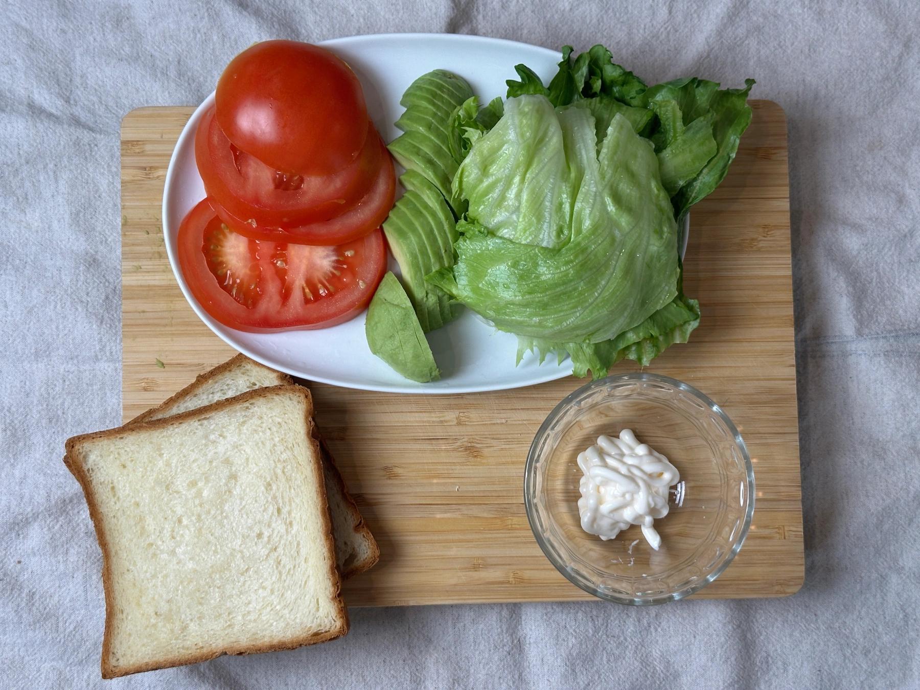 tomato, avocado, lettuce, bread and mayonnaise