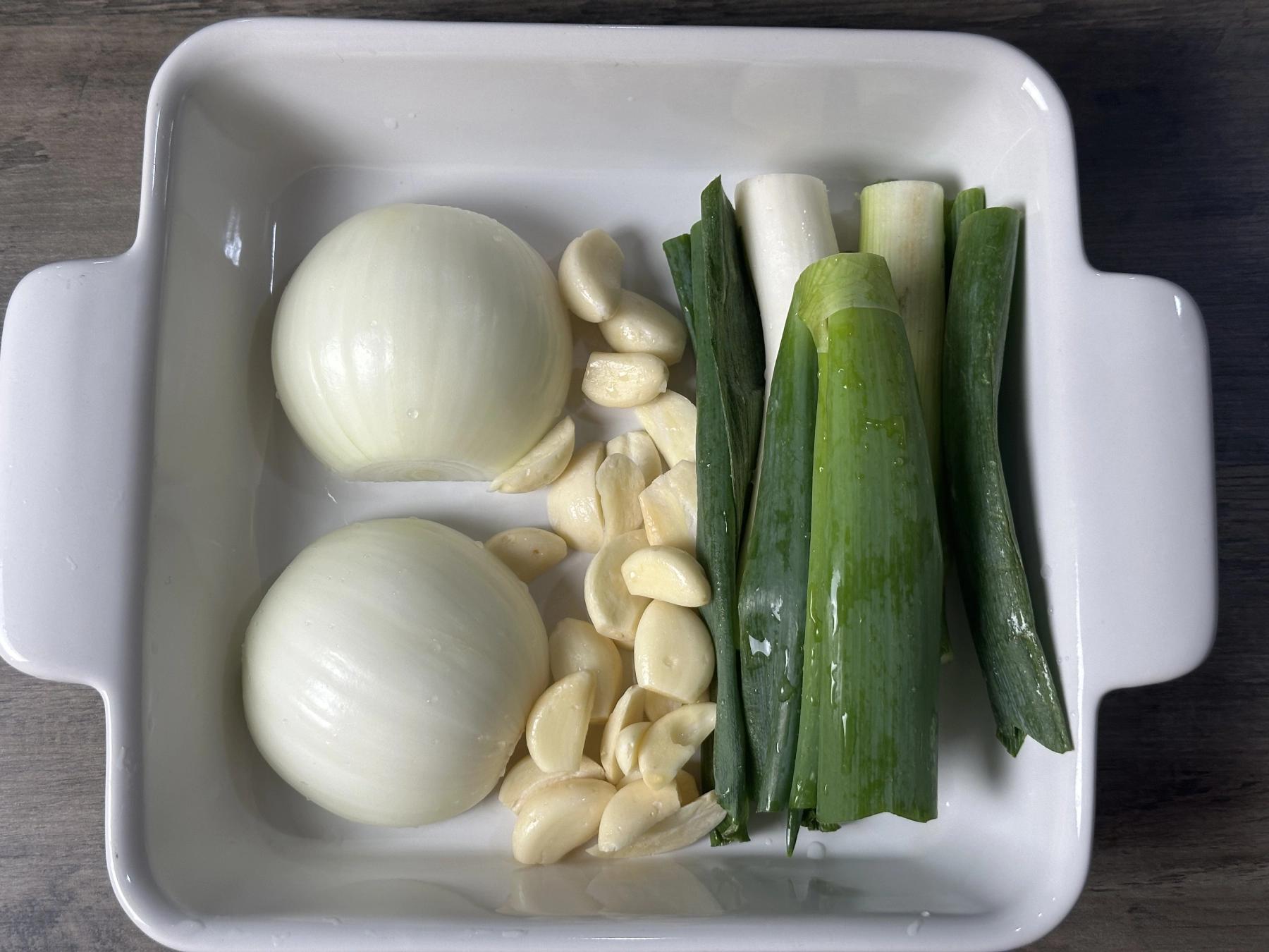 onion, garlic and green onion