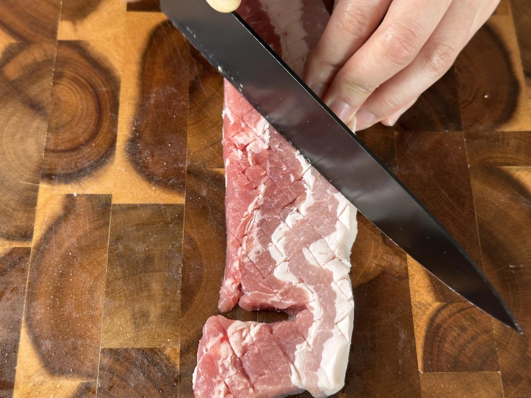 shallow slicing pork belly