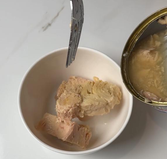 tuna in the bowl