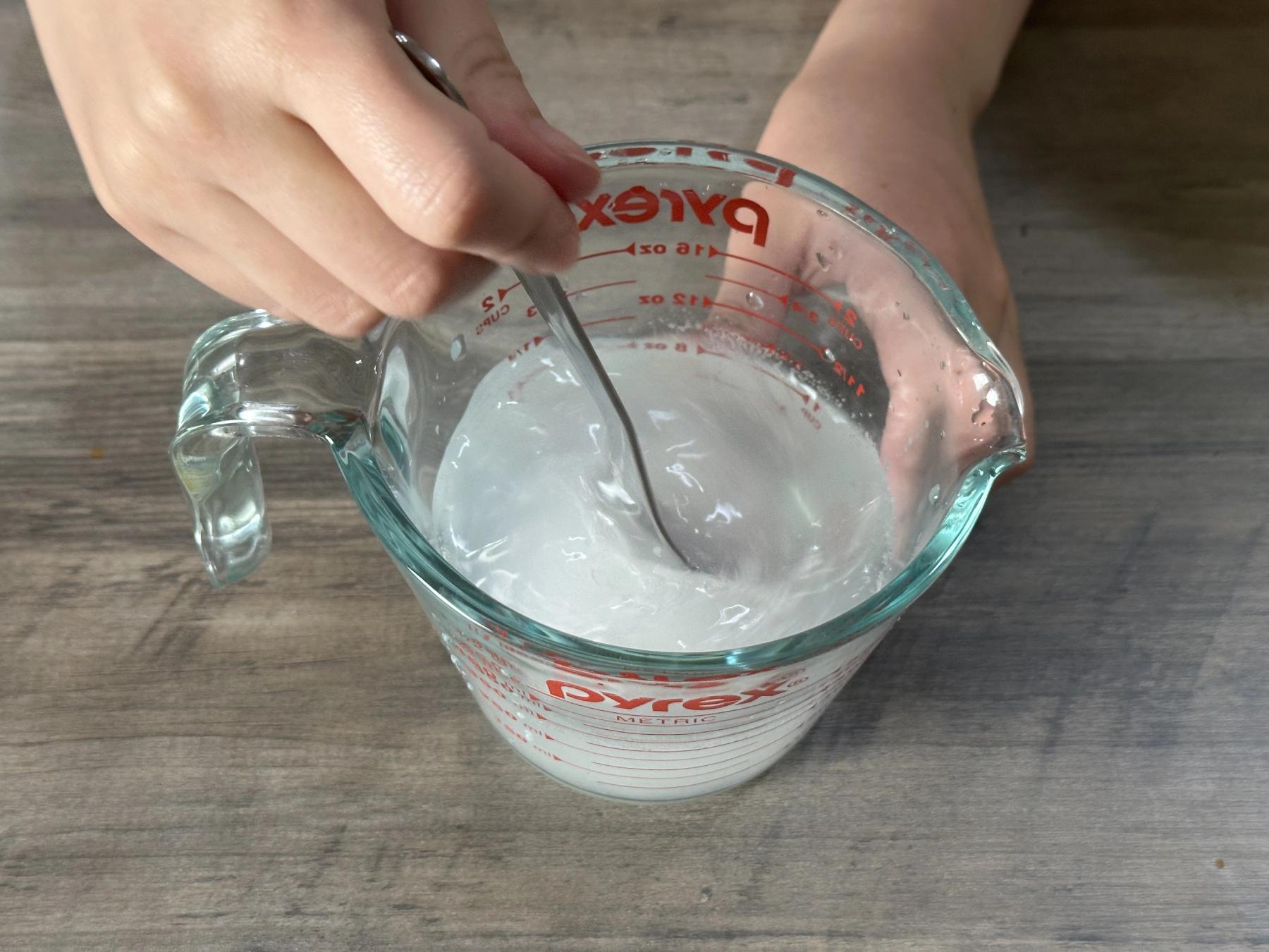 mix the salt and water