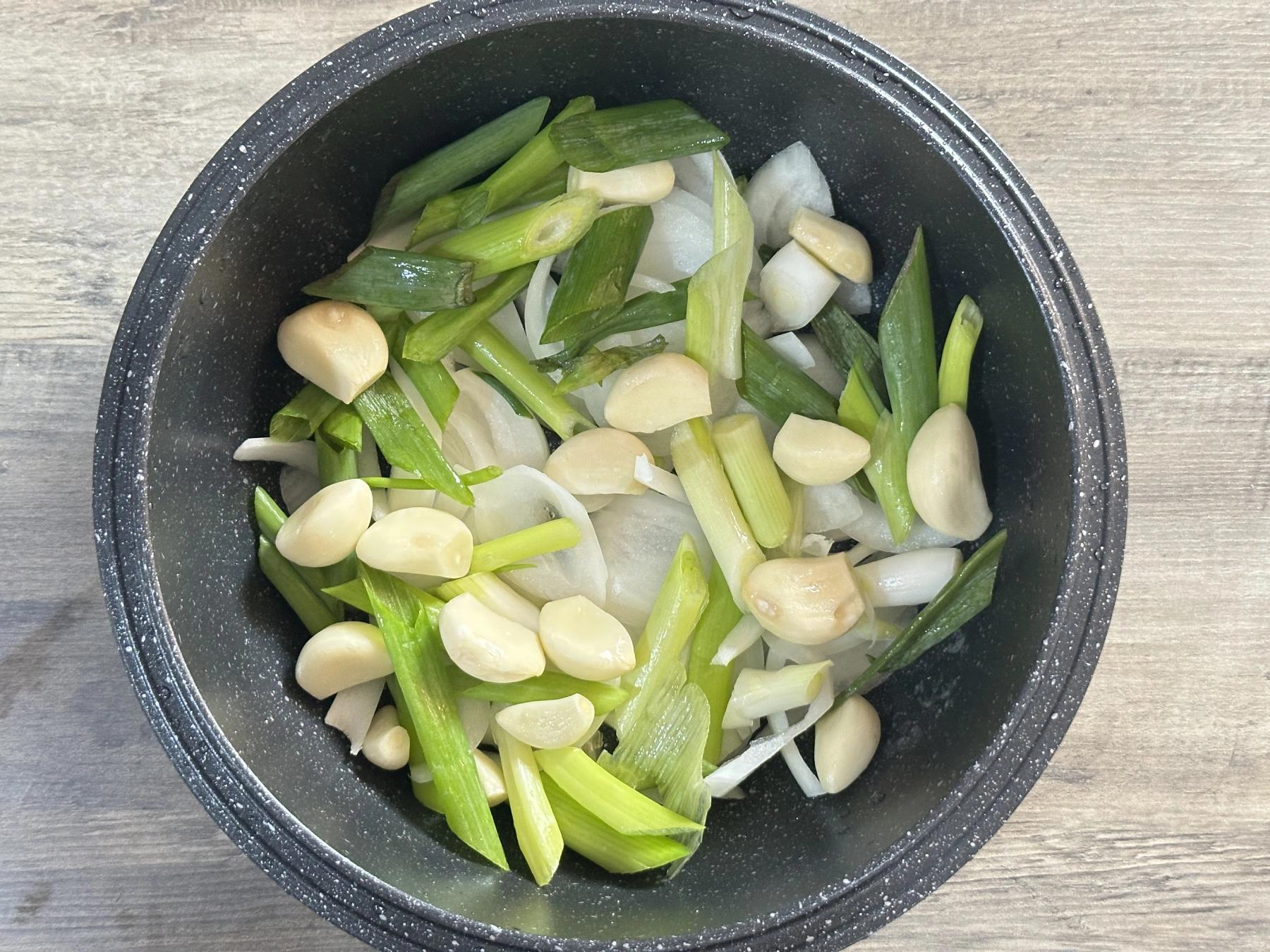 pot with veggies
