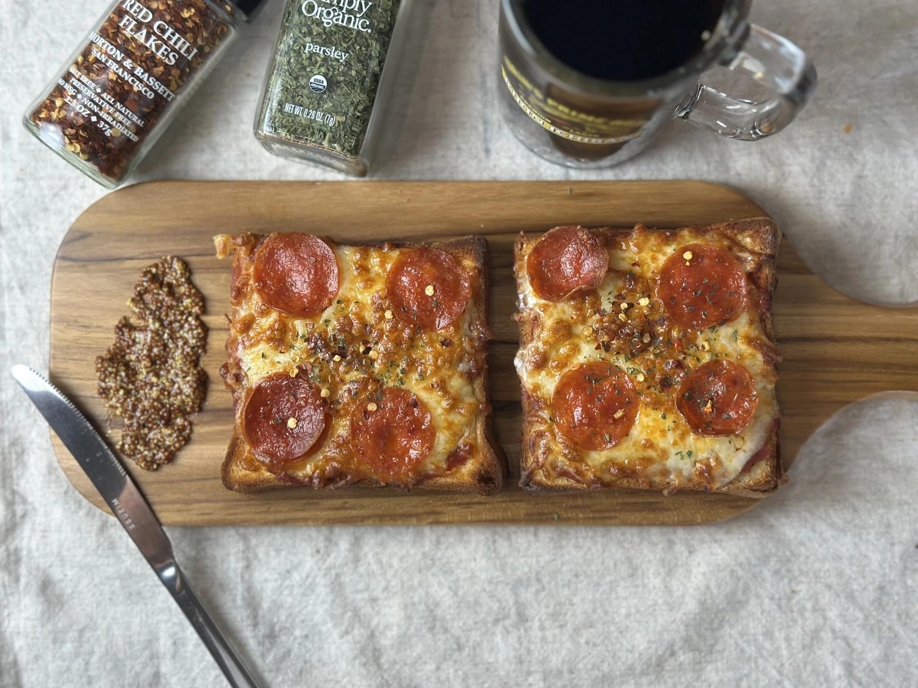 Soft Bread Pepperoni Pizza | Food and Spot
