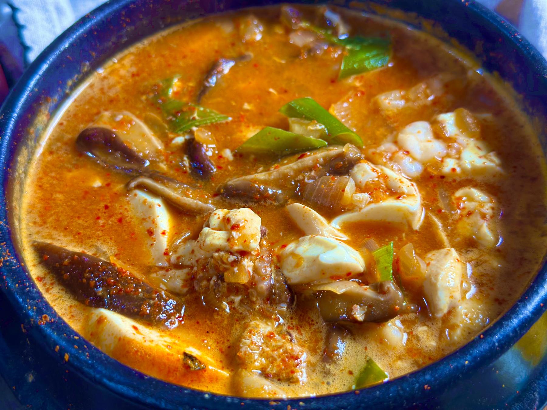 Spicy soft tofu stew