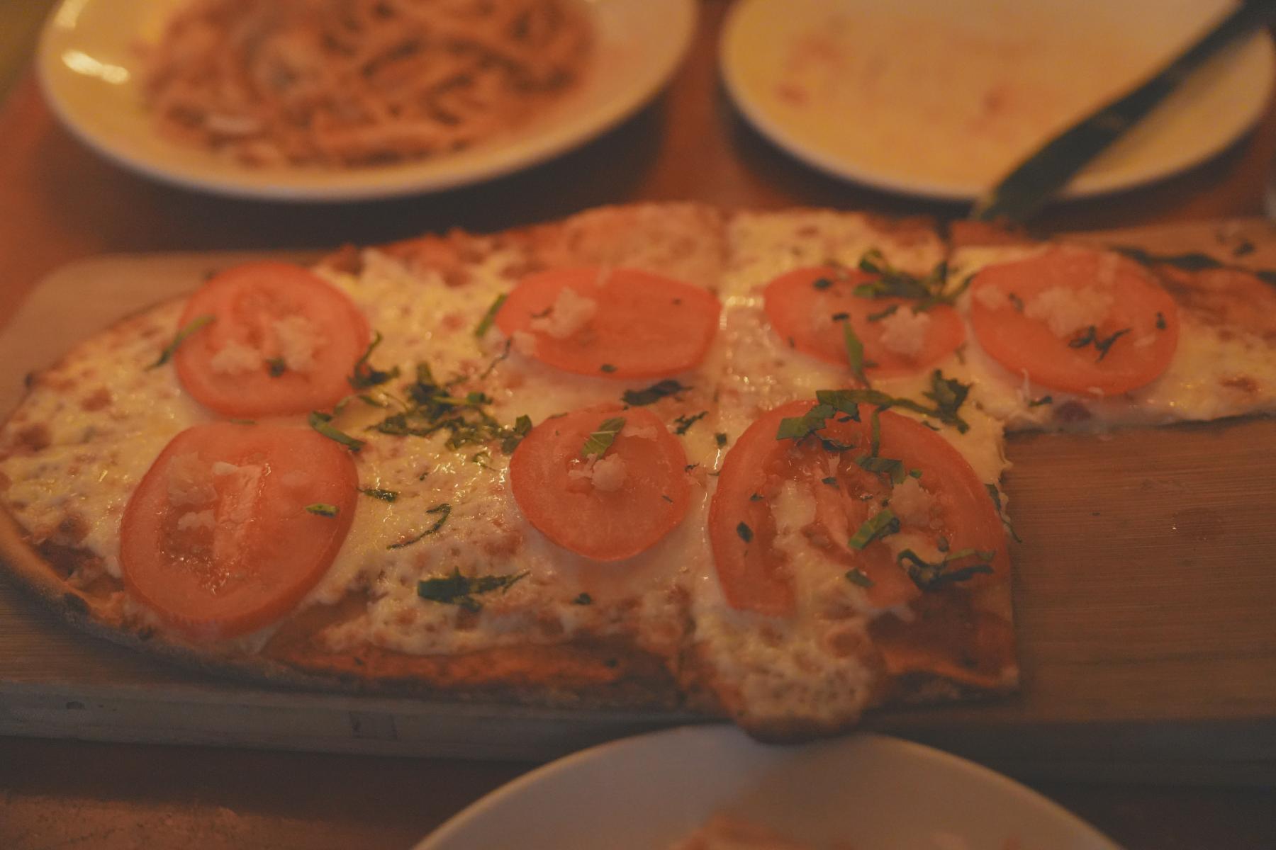 Roma Tomato Pizza