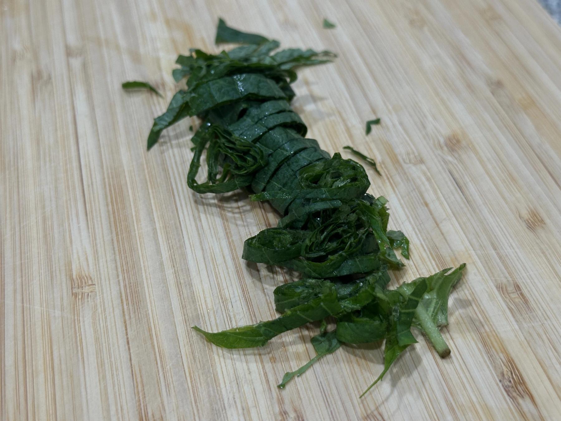 sliced perilla leaves