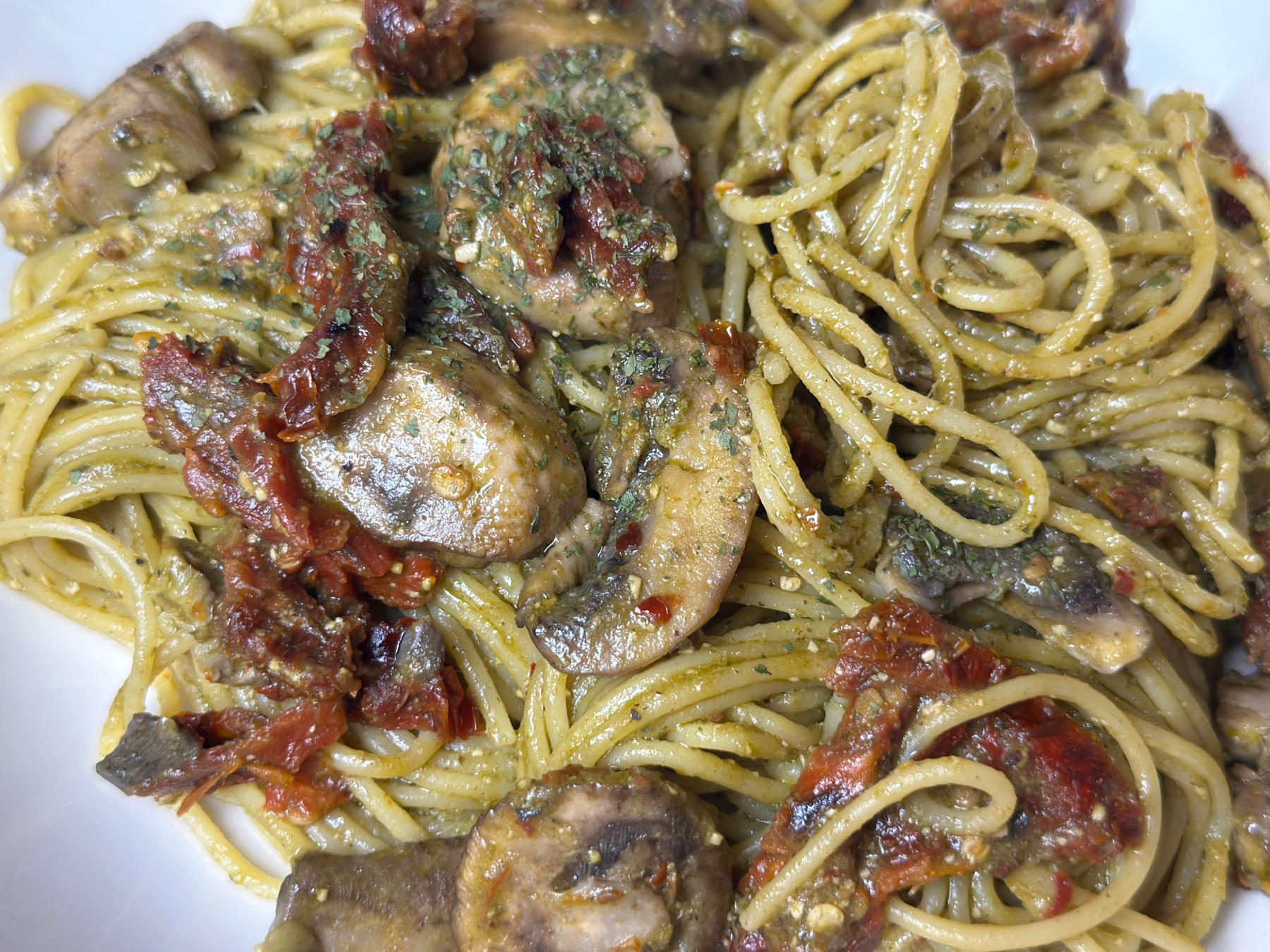 basil pesto mushroom pasta zoomed in