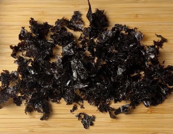 crushed roasted seasweed