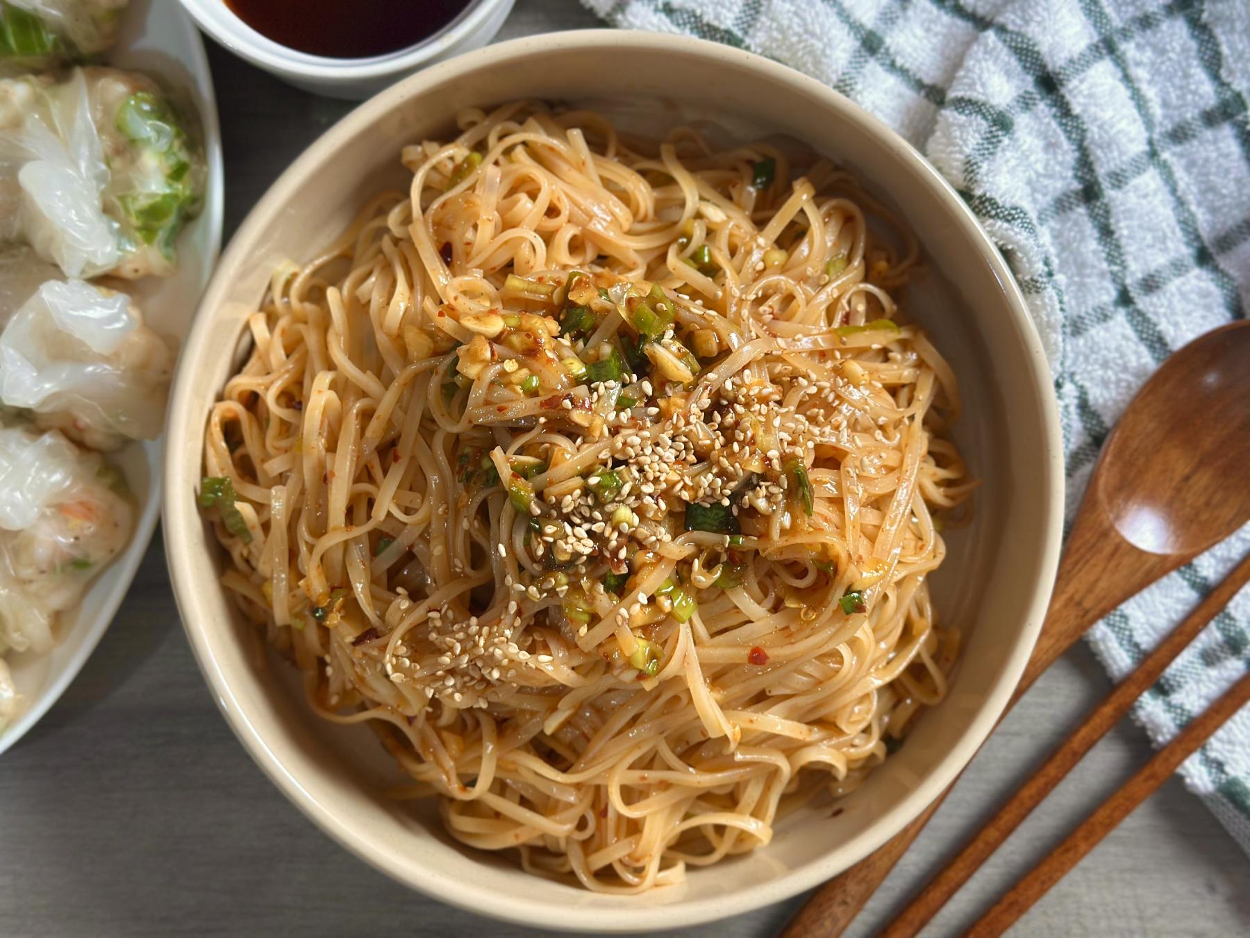 Easy Spicy Chili Oil Noodles Recipe: How to Make Flavorful Garlic Chili Noodles at Home | Food and S