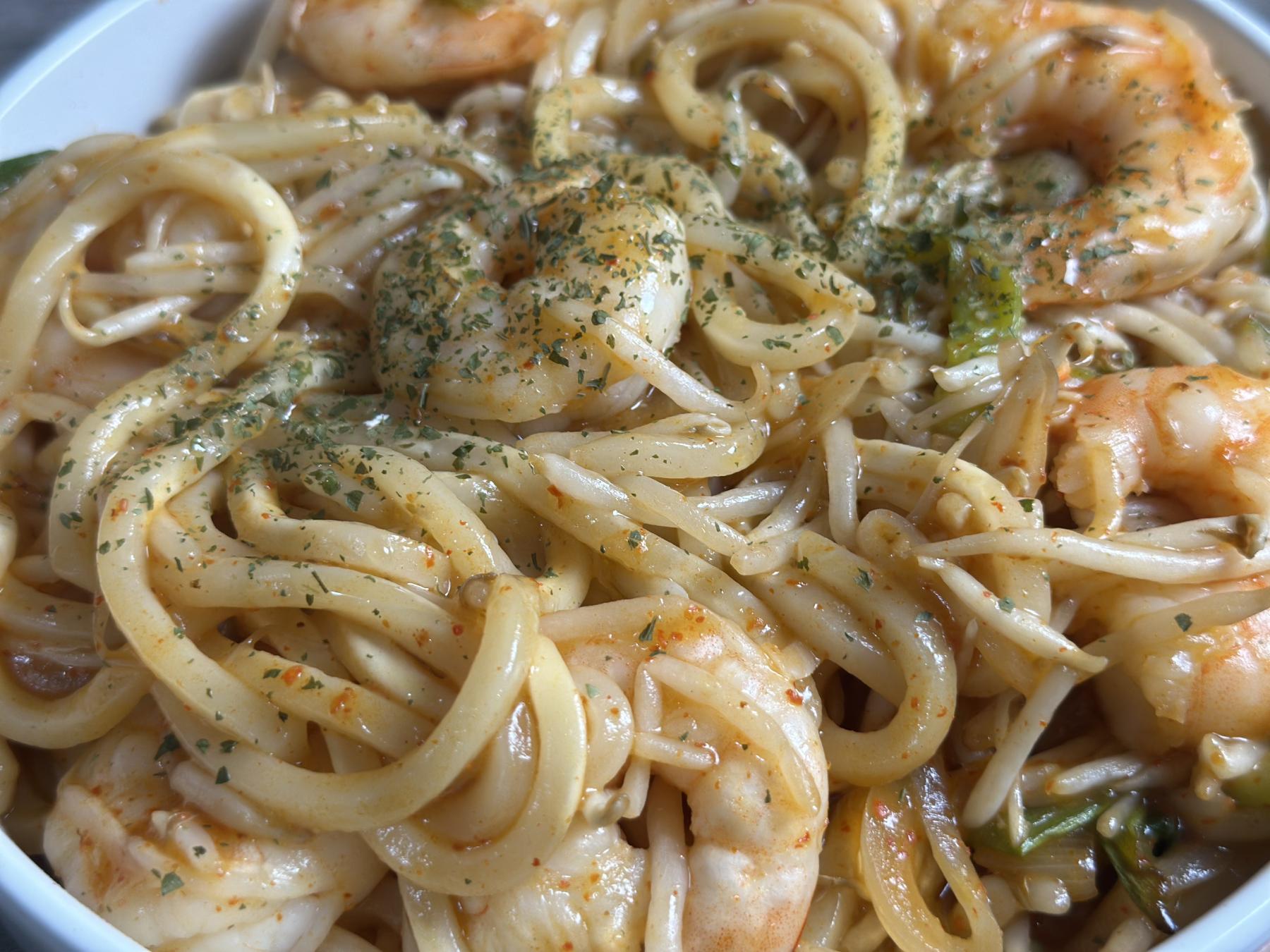 stir fry seafood udon