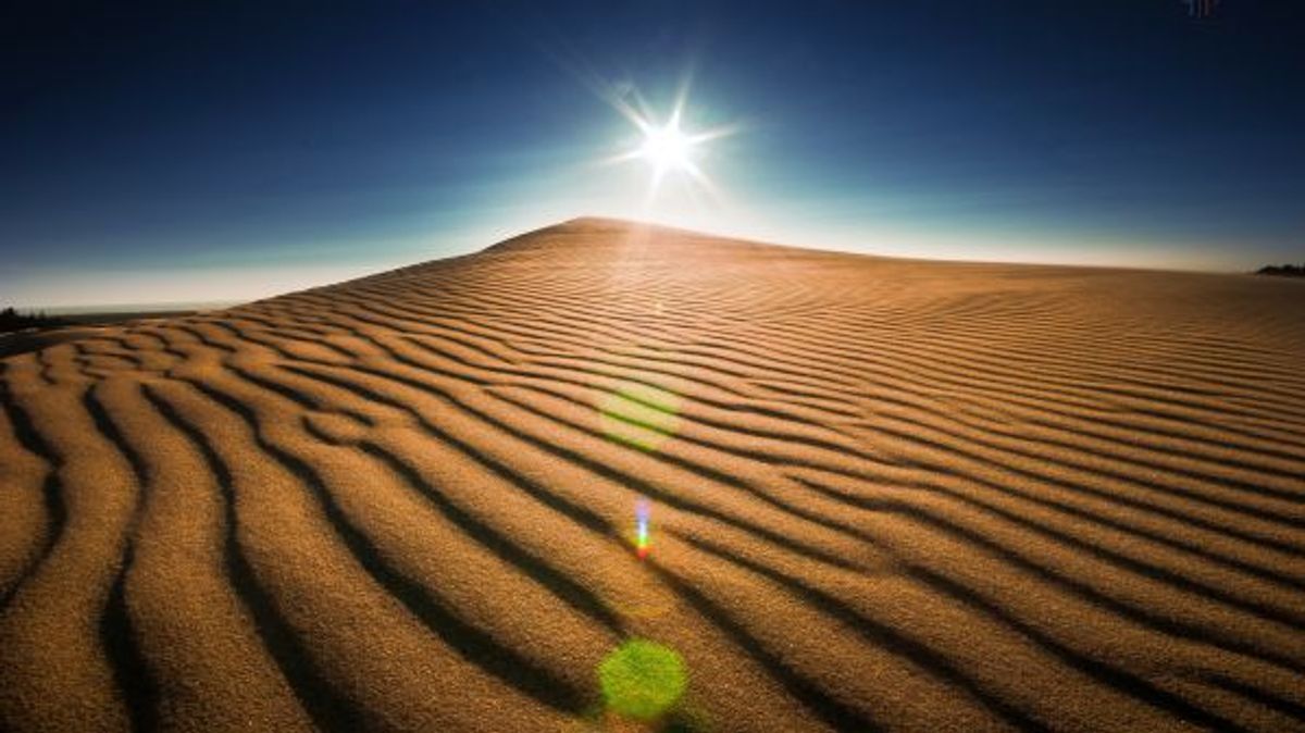 beautiful-desert-closeup-free-desktop-wallpaper-598x336