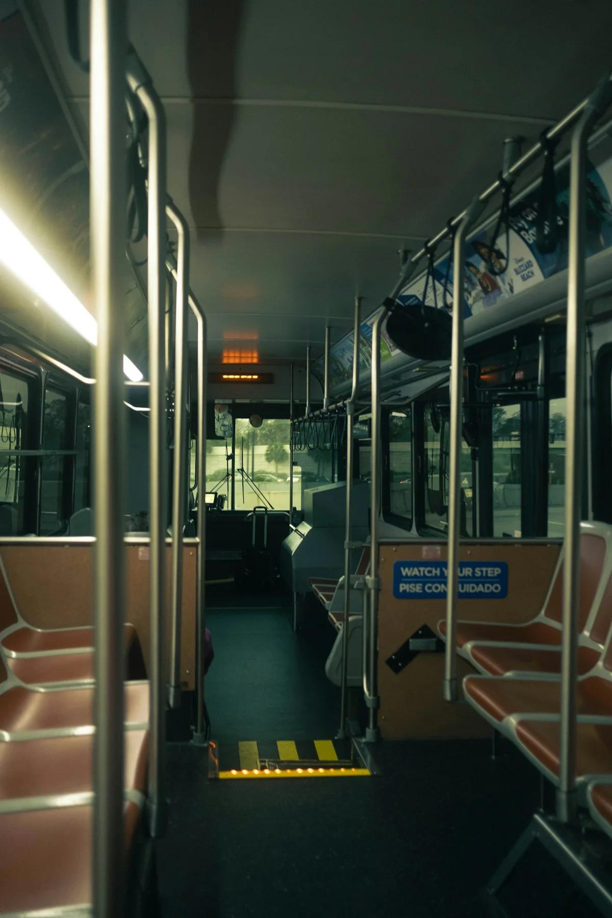 How Public Transport Payment Works in Israel: Rav-Kav, Apps, Discounts and Local Tips