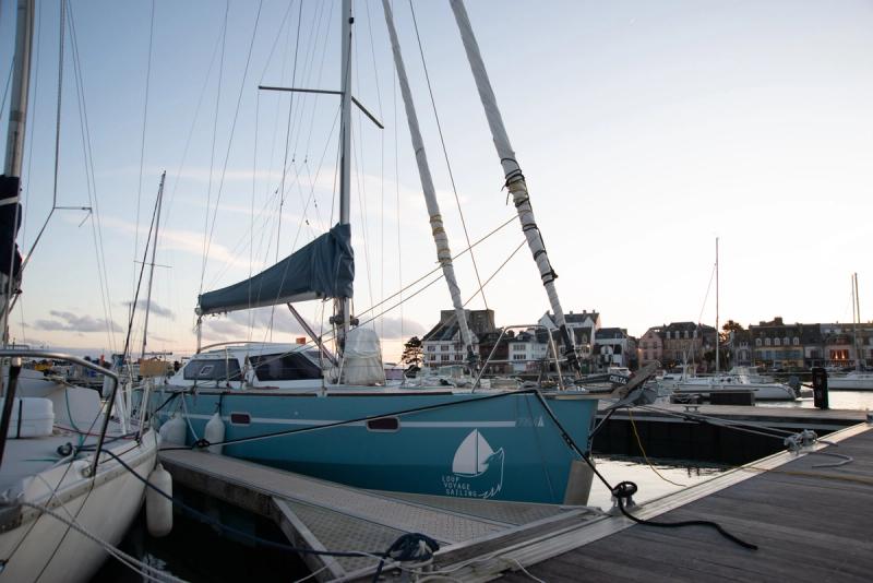 Loup voyage sailing