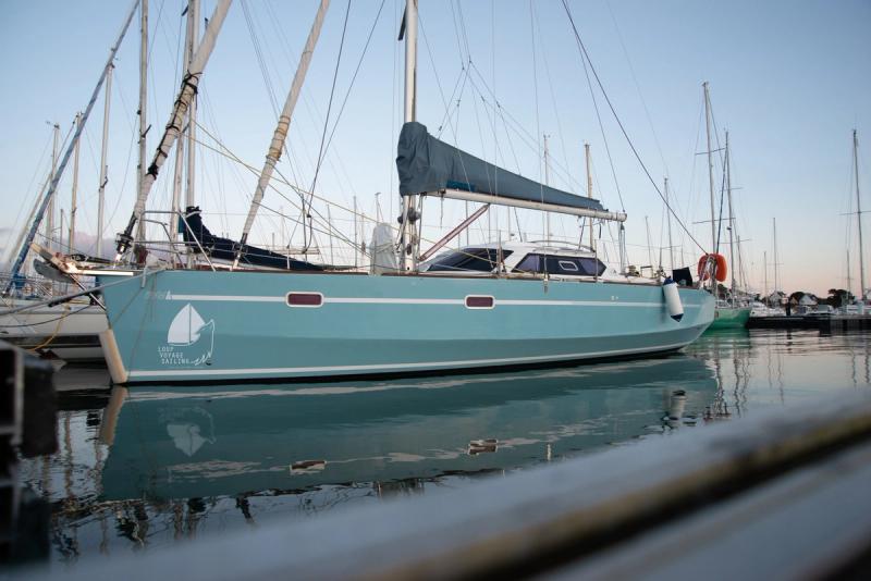 Loup voyage sailing