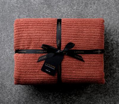 Towel Set wrapped in a ribbon