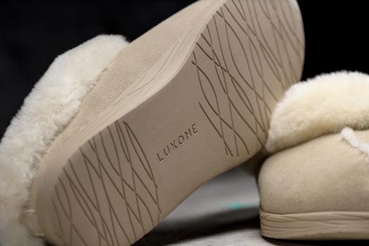 Birch Womens Signature Slippers outsole pattern