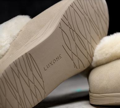 Birch Womens Signature Slippers outsole pattern