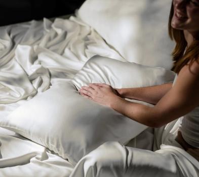 Under the cooling Luxury Bamboo Sheets in ivory