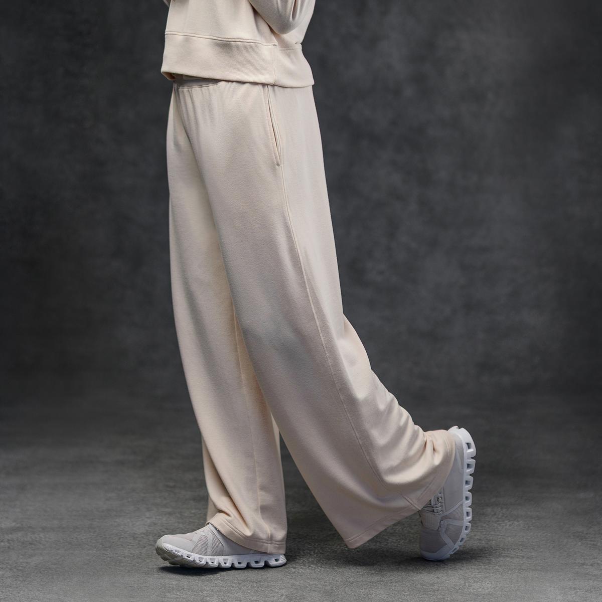 Almond Women's Essential Wide-Leg Pant