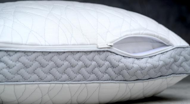 Dual Chamber Pillow zipper detail