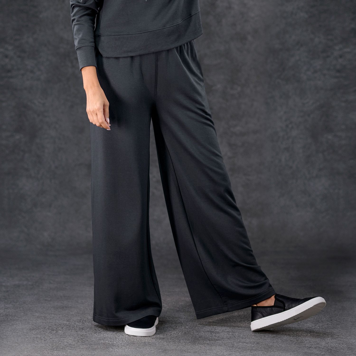 Charcoal Women's Essential Wide-Leg Pant