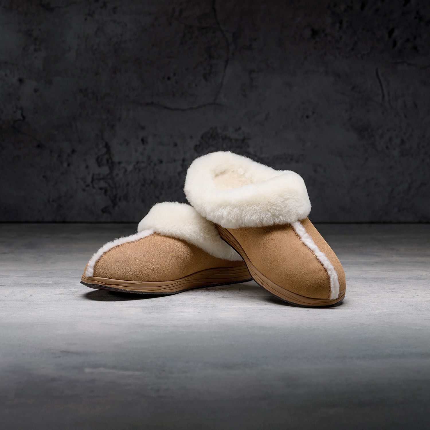 Chestnut Womens Signature Slippers