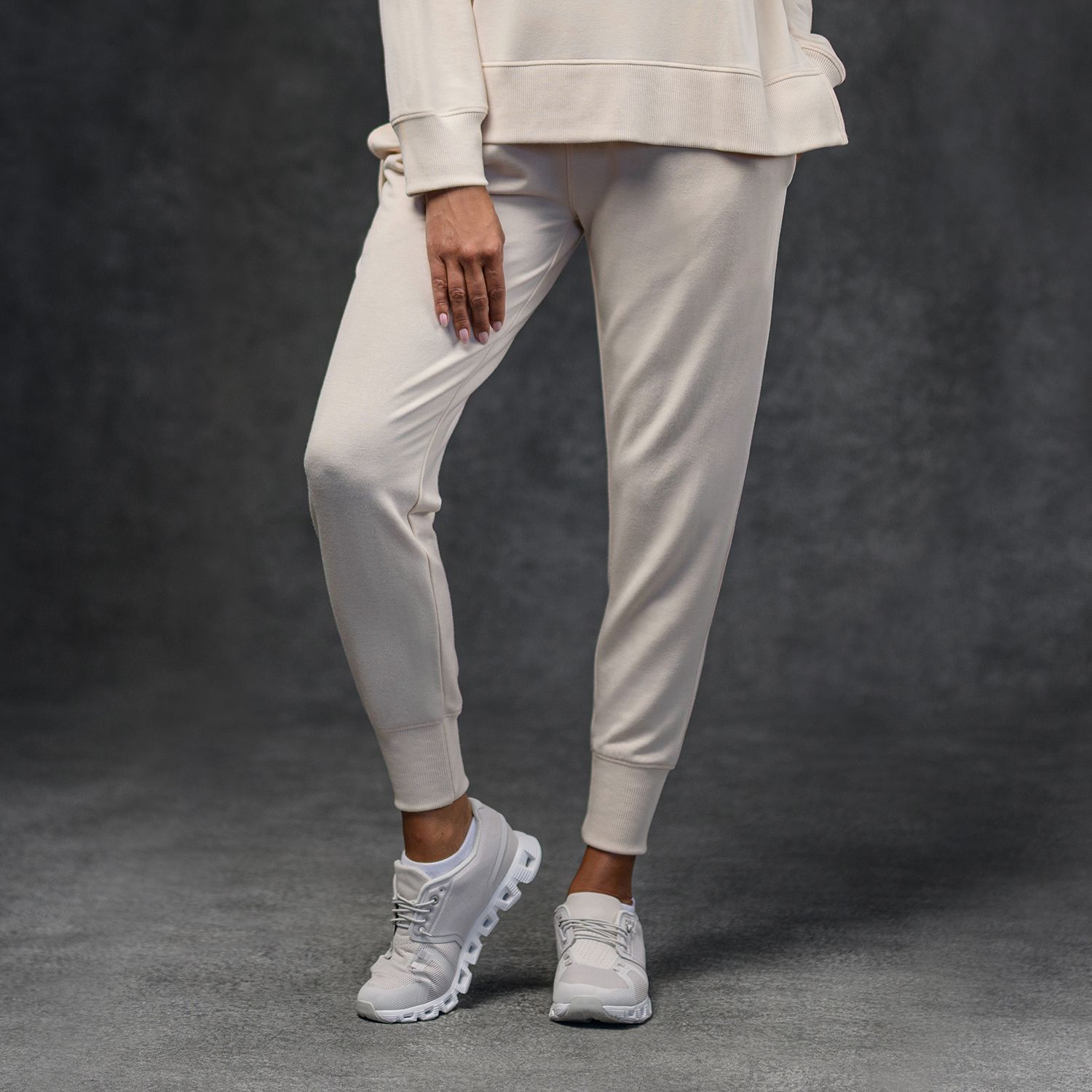 Almond Women's Essential Jogger