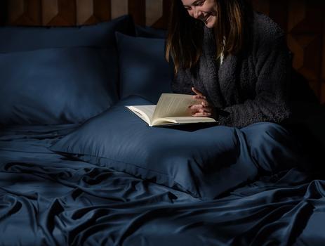 Under the cooling Luxury Bamboo Sheets in navy