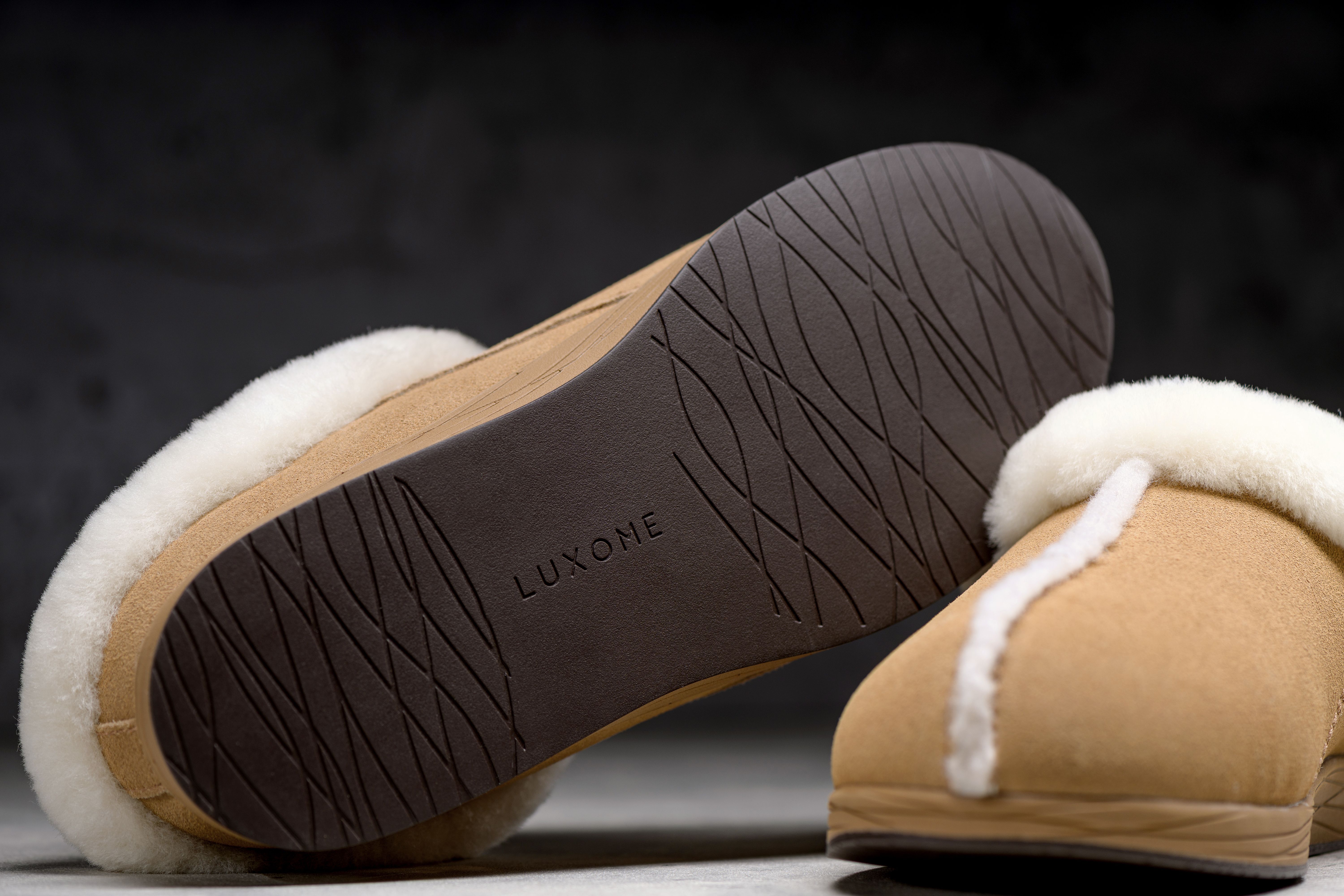 Chestnut Mens Signature Slippers outsole pattern