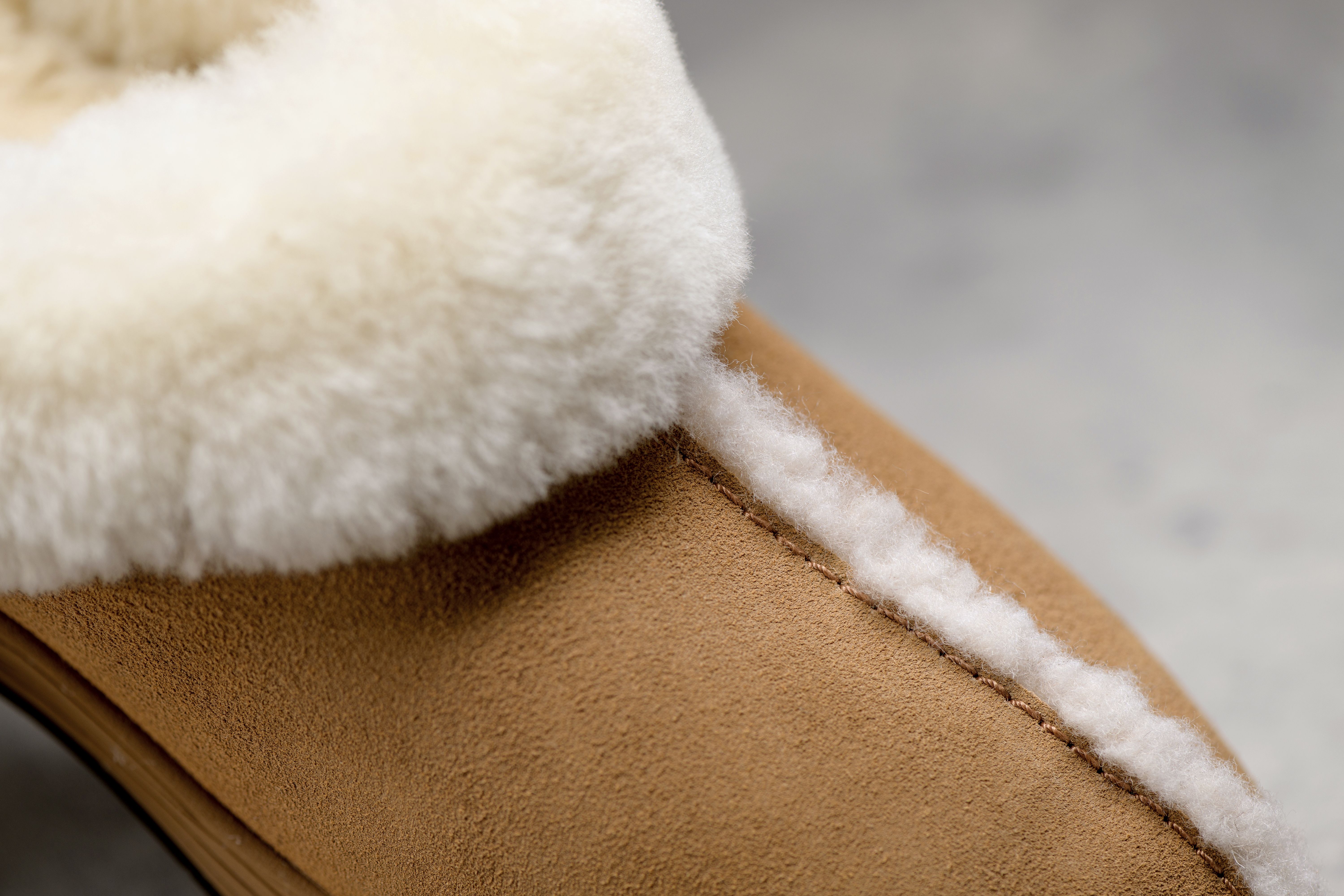 Chestnut Womens Signature Slippers fuzzy mohawk & collar