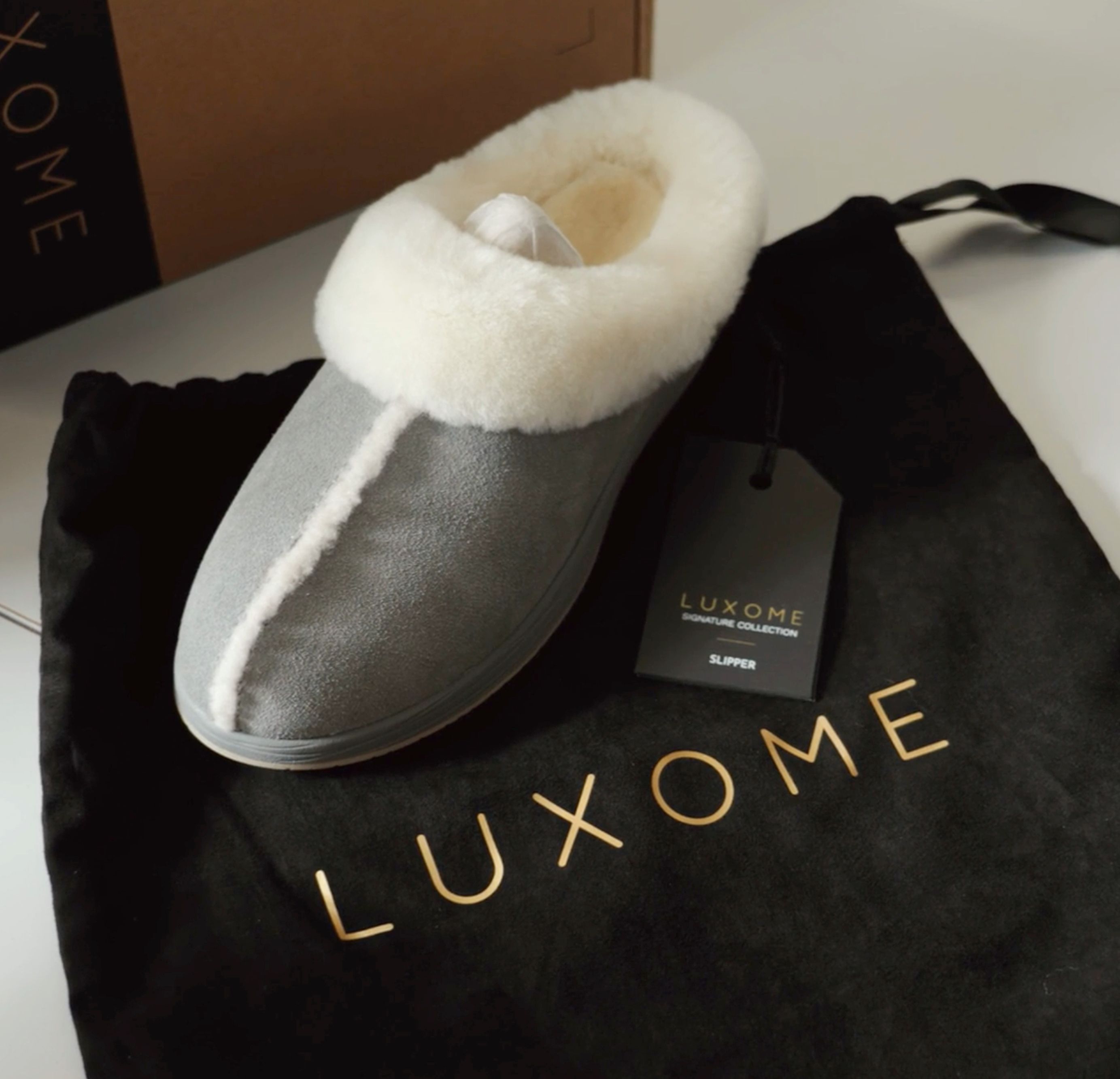 Ash Signature Slipper with Packaging & Hangtag