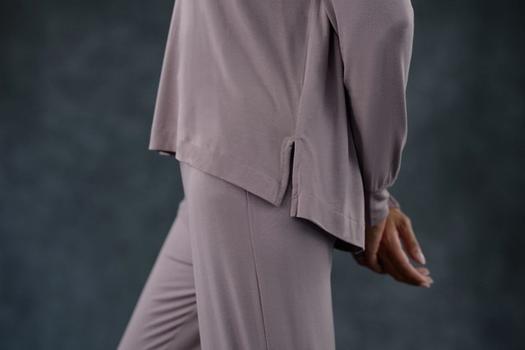 Women's Sleep Shirt detail in lilac