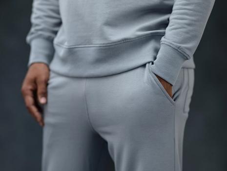 Men's Essential Pant detail in smoke