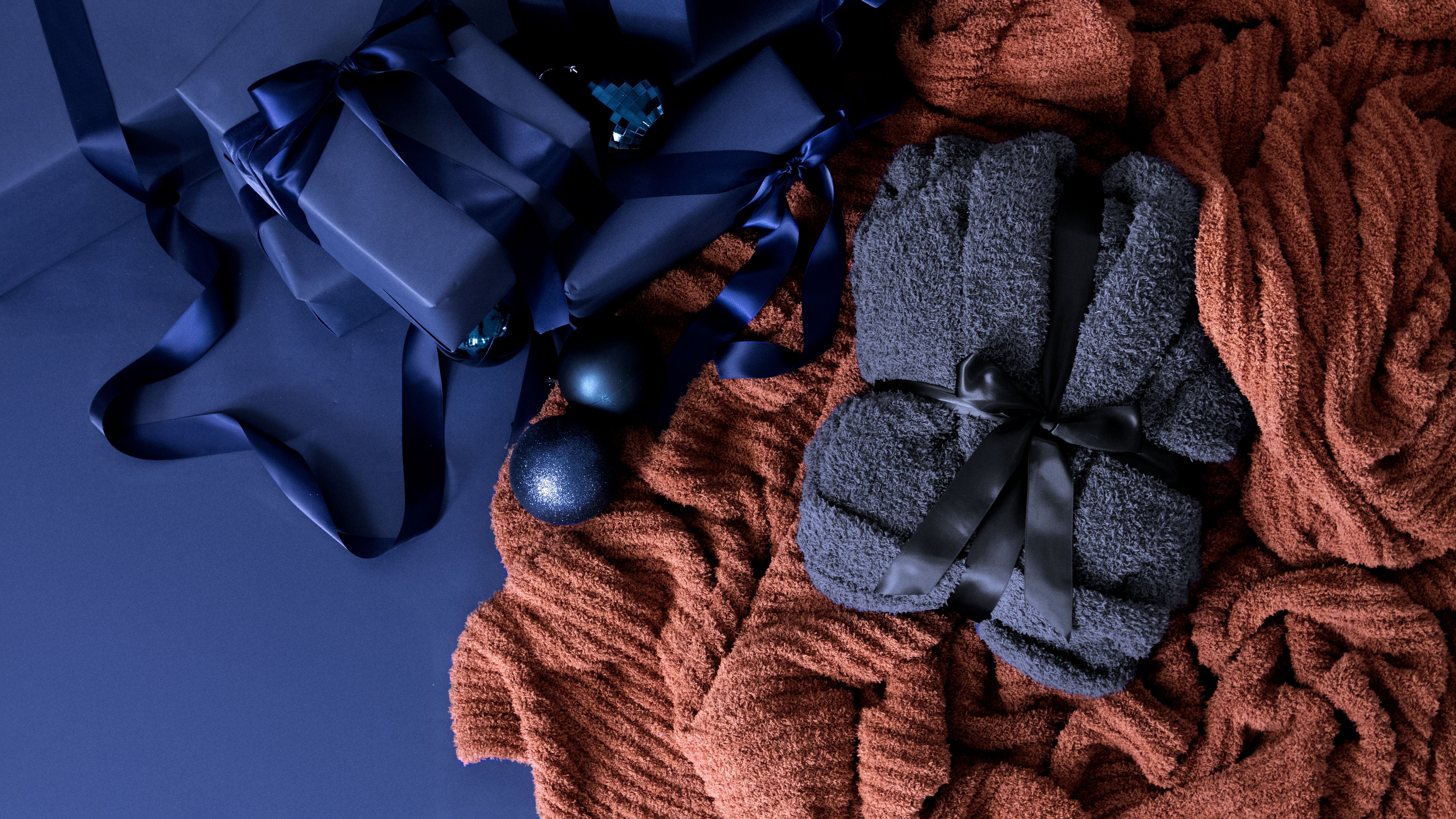 Ultra Plush Robe & Throw blanket, perfect for gifting