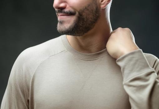 Men's Essential Crew detail in bone