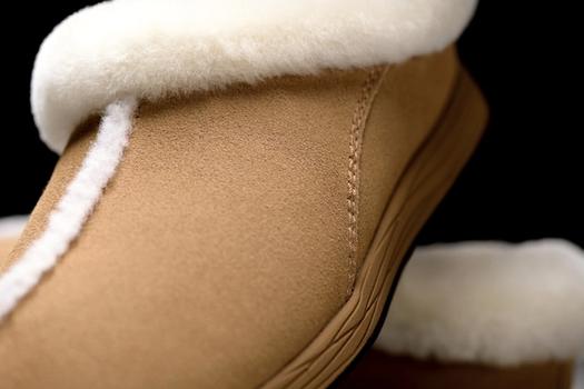 Chestnut Mens Signature Slippers side stitch