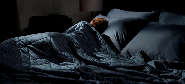 Sleeping under the Lightweight Blanket, stay cool in the color ocean