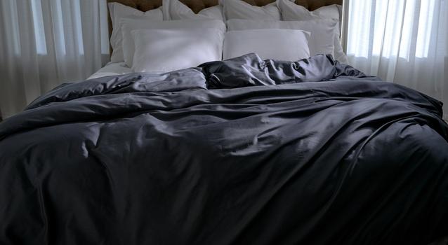 Charcoal cotton duvet cover with cooling technology